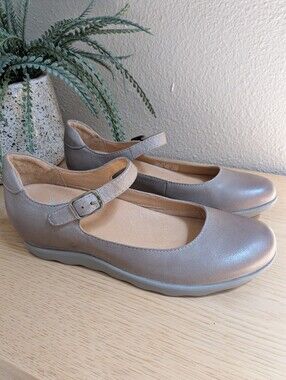 Dansko Marcella Taupe Leather Mary Jane Comfort Shoes Size 39, 8.5-9